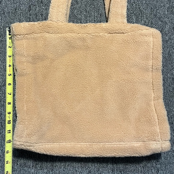 Victoria’s Secret Sherpa Tote Bag - Picture 2 of 12